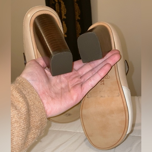 NakedFeet Sz. 7.5 Beige Brown Tan Block Heel Sandals - Picture 7 of 9